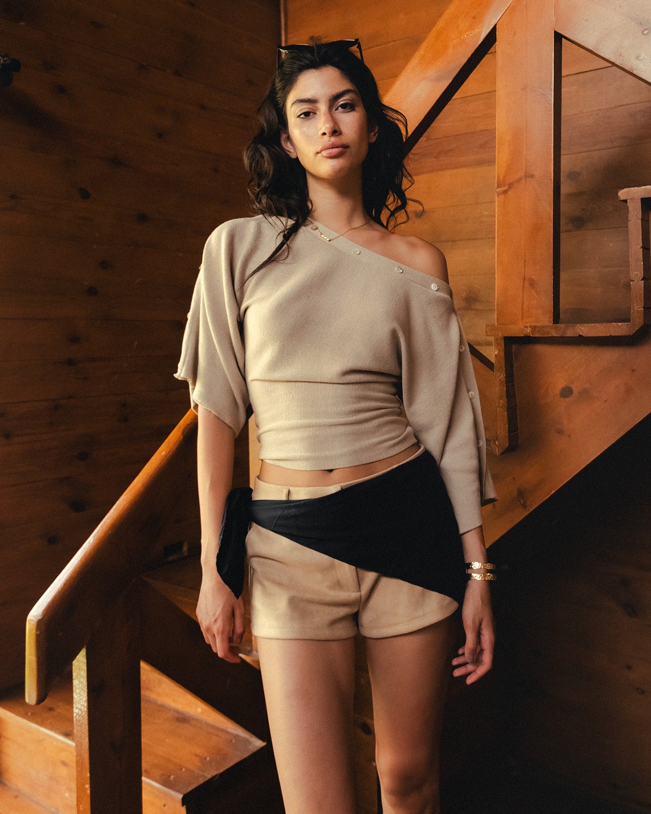 SEASHELL CAPE IN BEIGE