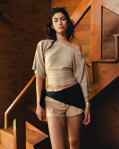 SEASHELL CAPE IN BEIGE